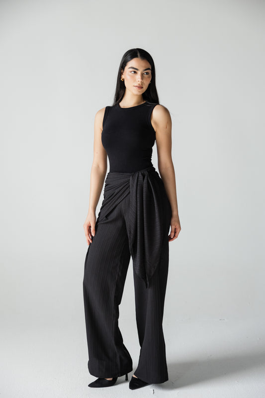 Wideleg pants with scarf in black