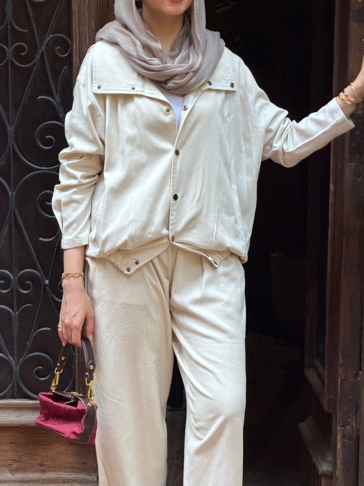 The basic Linen set in beige