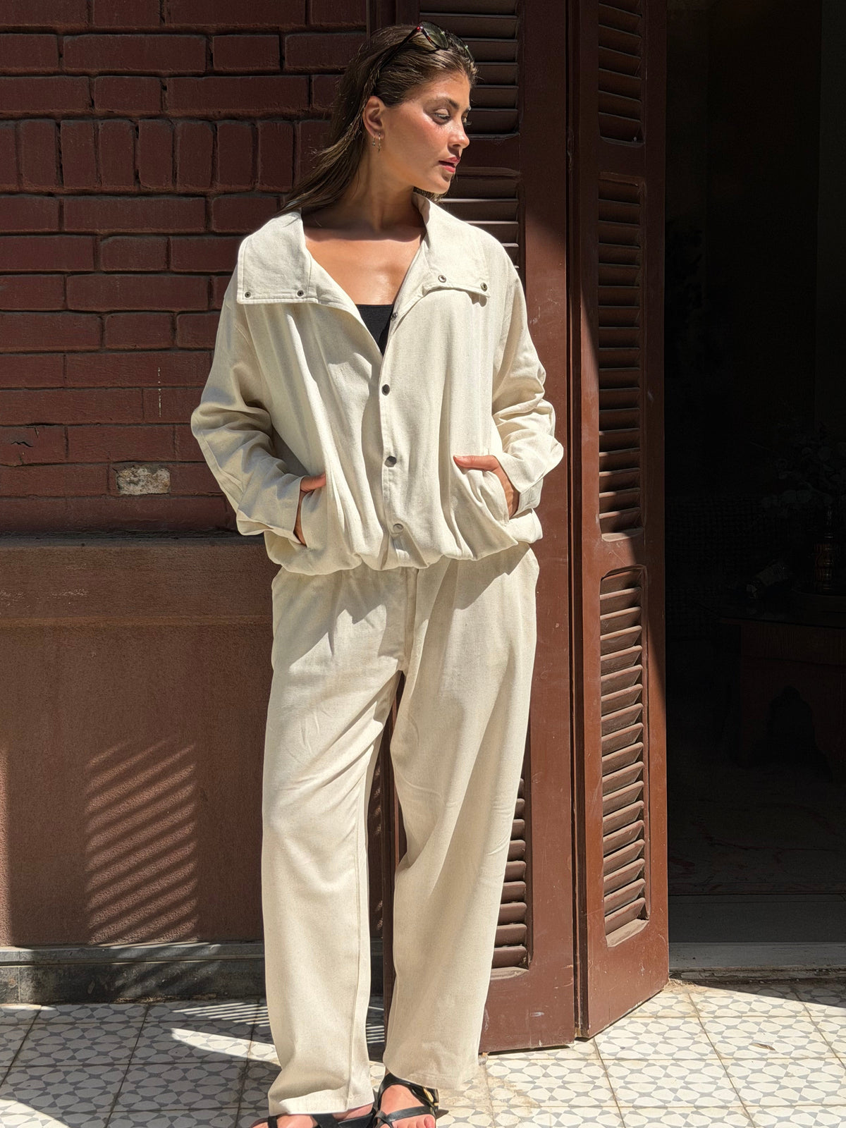 The basic Linen set in beige