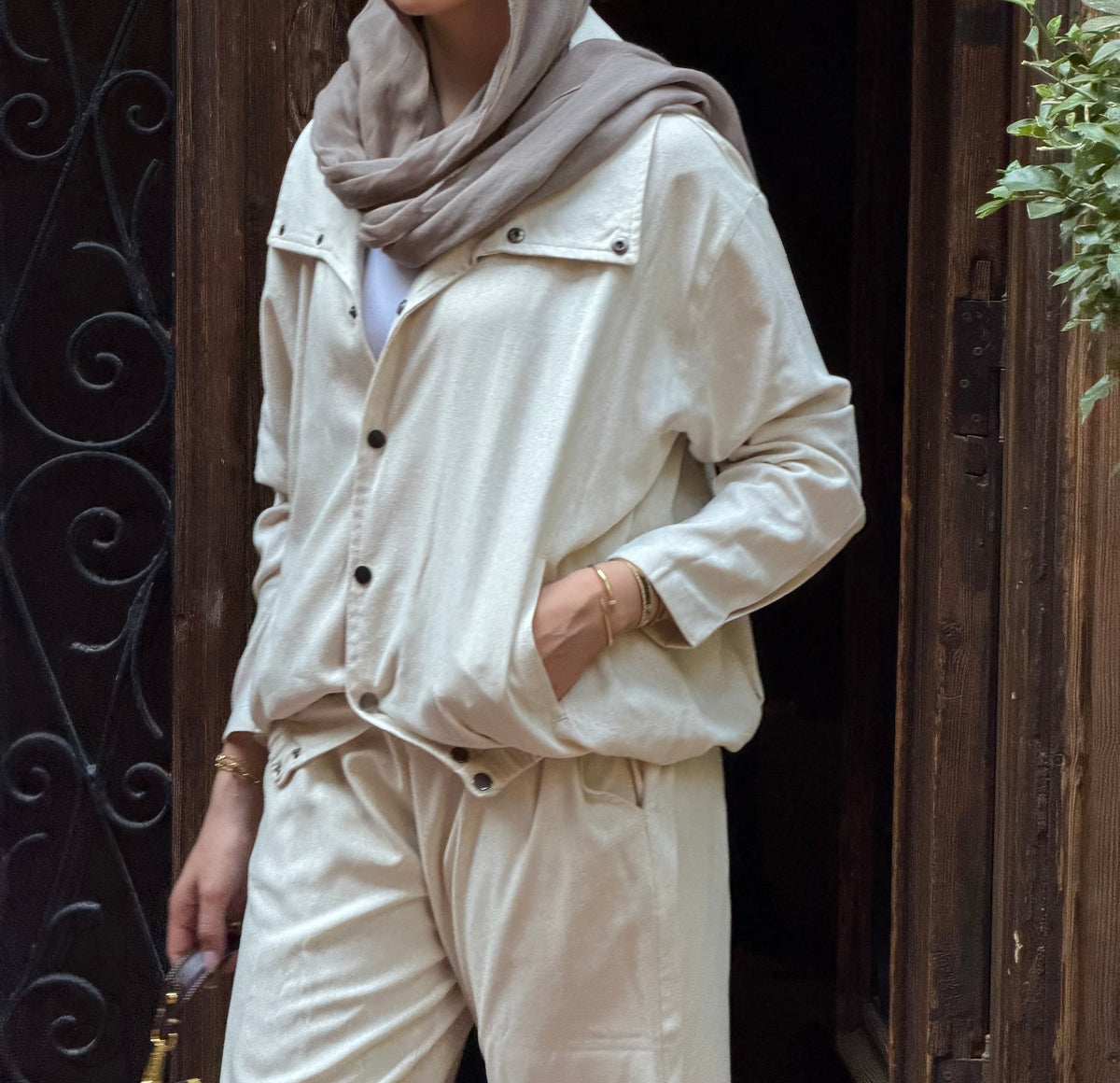 The basic Linen set in beige