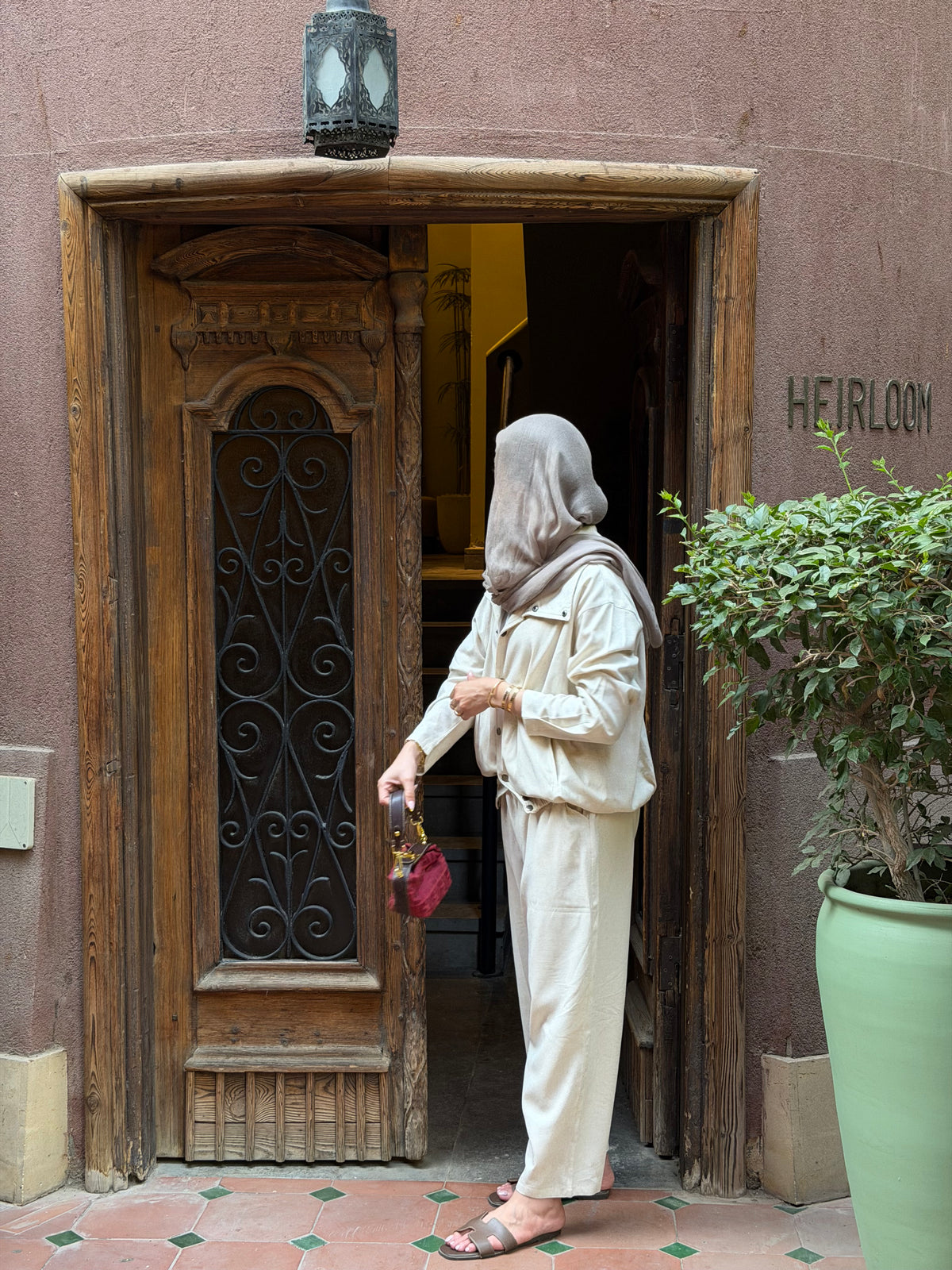 The basic Linen set in beige