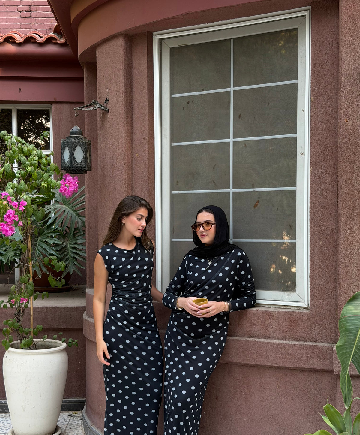 Polka dot longsleeves dress in black
