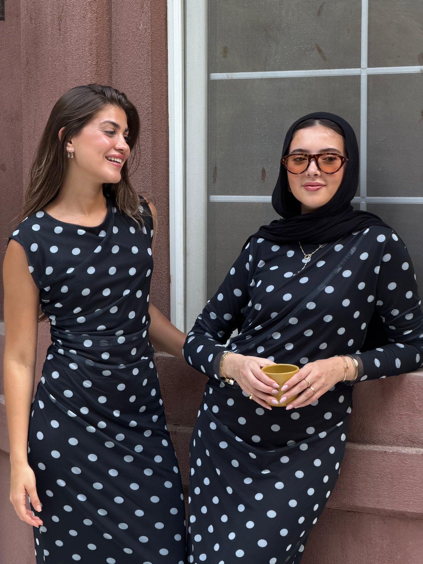 Polka dot longsleeves dress in black