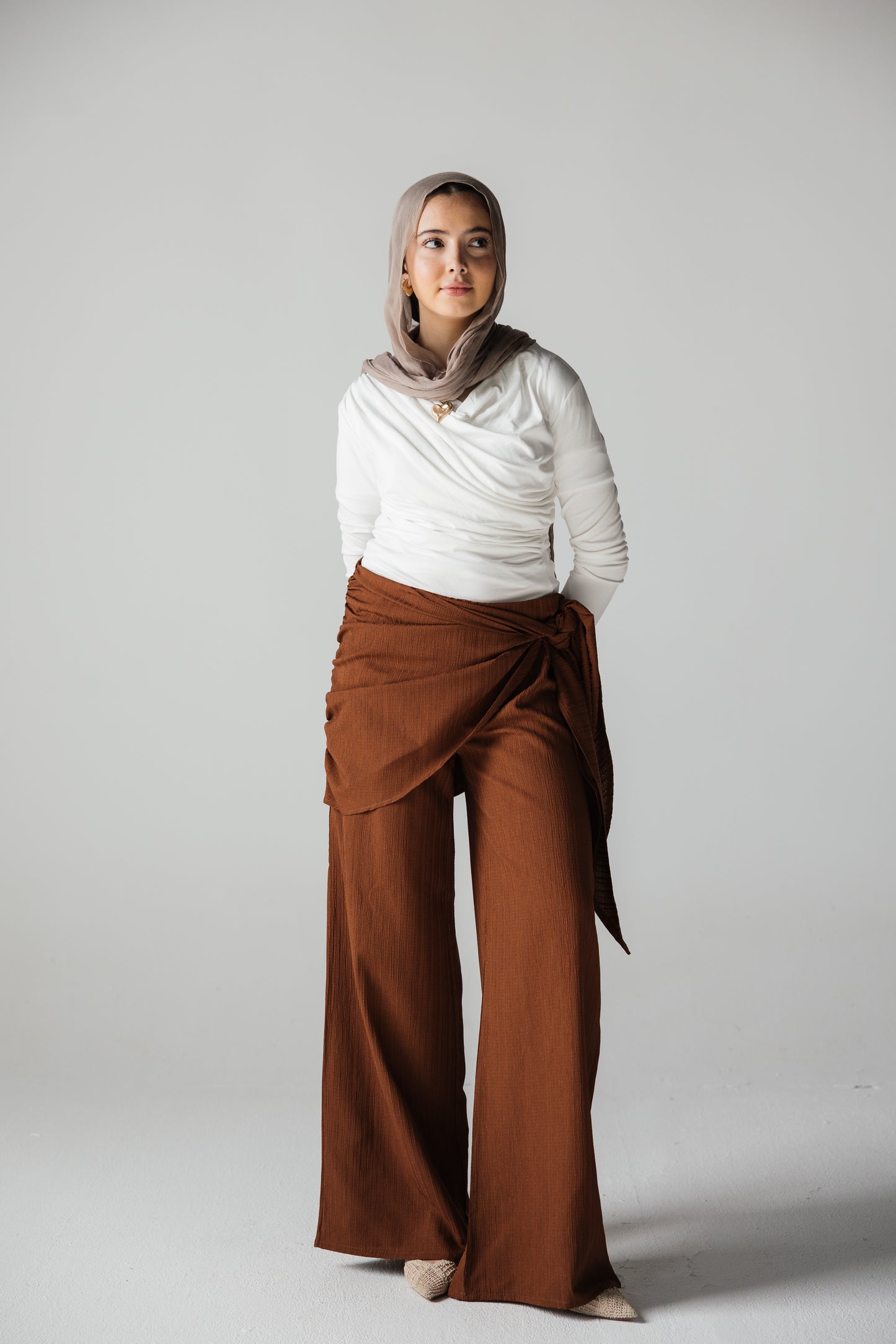 Camel Wideleg pants with scarf