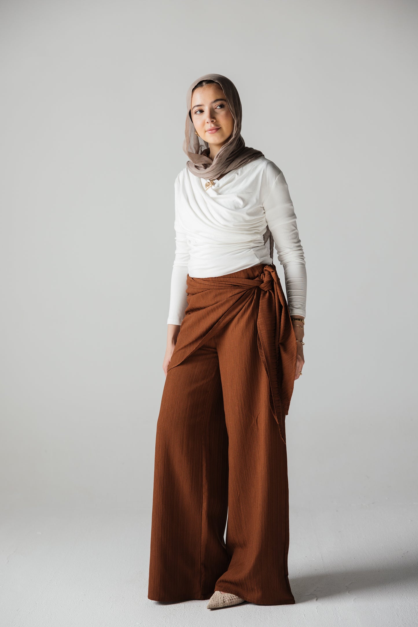 Camel Wideleg pants with scarf