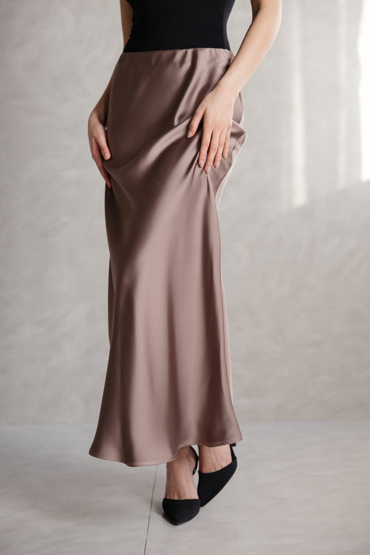 satin skirt in nude